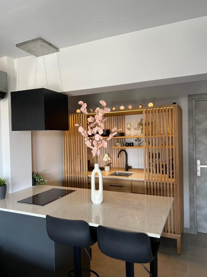 Loft Spa Greece - Enjoy Our Jacuzzi 칼라마타 외부 사진