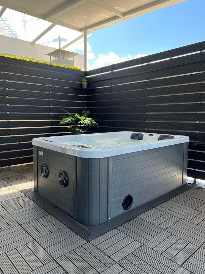 Loft Spa Greece - Enjoy Our Jacuzzi 칼라마타 외부 사진