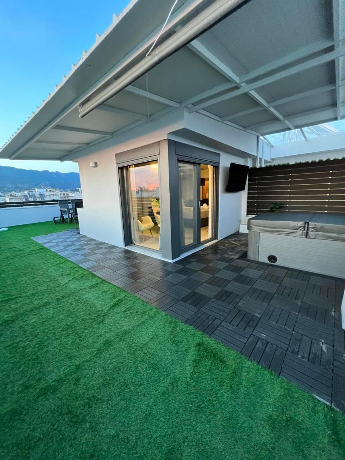 Loft Spa Greece - Enjoy Our Jacuzzi 칼라마타 외부 사진
